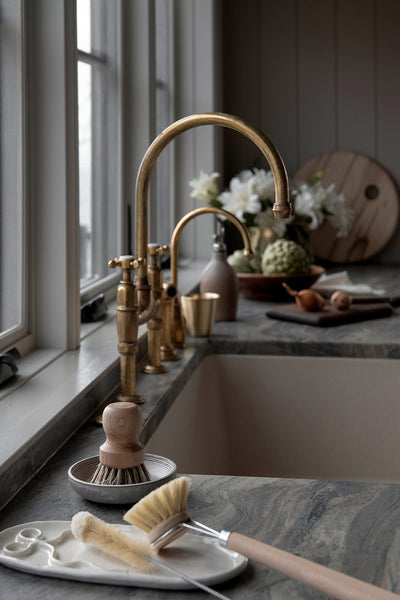 Essential Everyday Wooden Dish Brush - Stiff