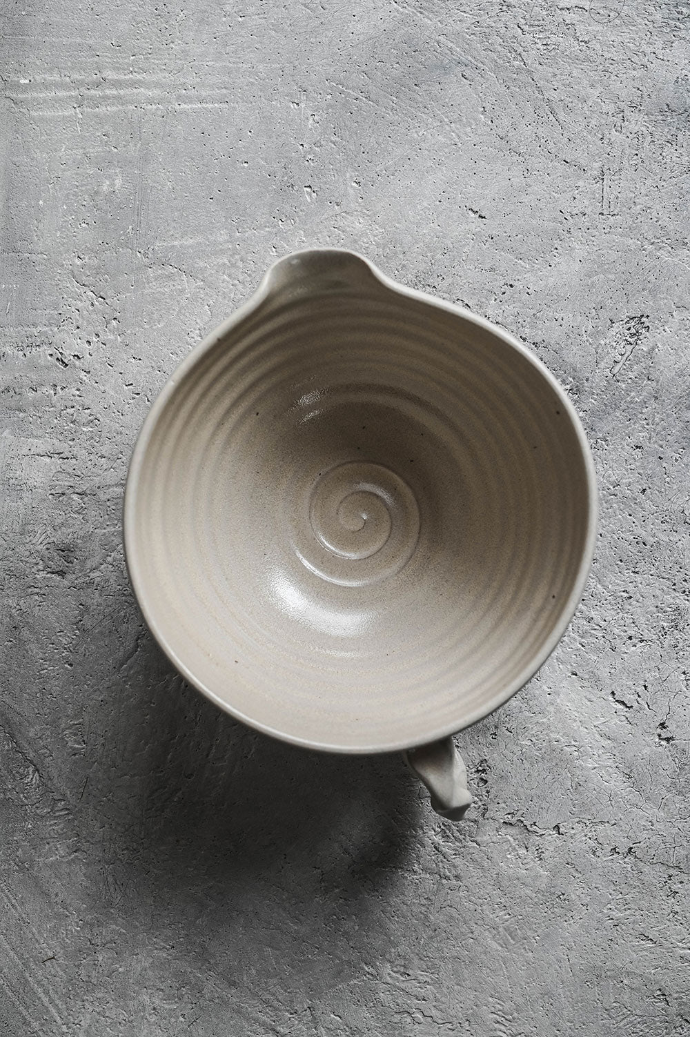 Ceramic Pour Bowl with Handle