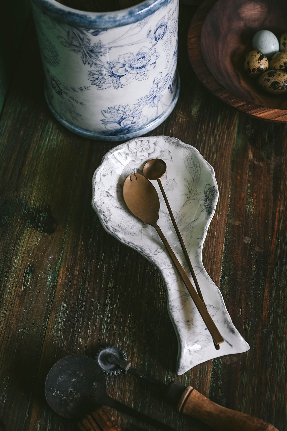 Hand-Painted Ceramic Spoon Rest - Grey Garden