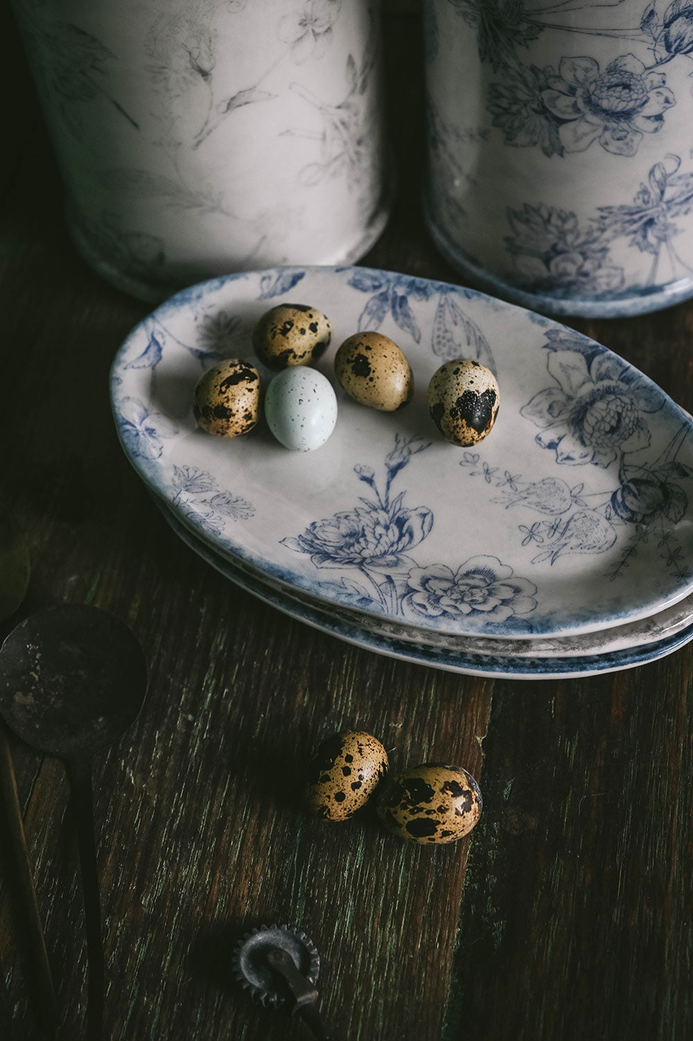 Hand-Painted Ceramic Tray - Blue Garden