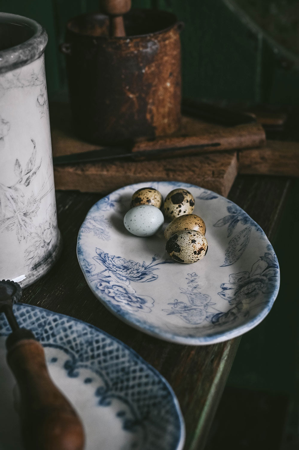 Hand-Painted Ceramic Tray - Blue Garden