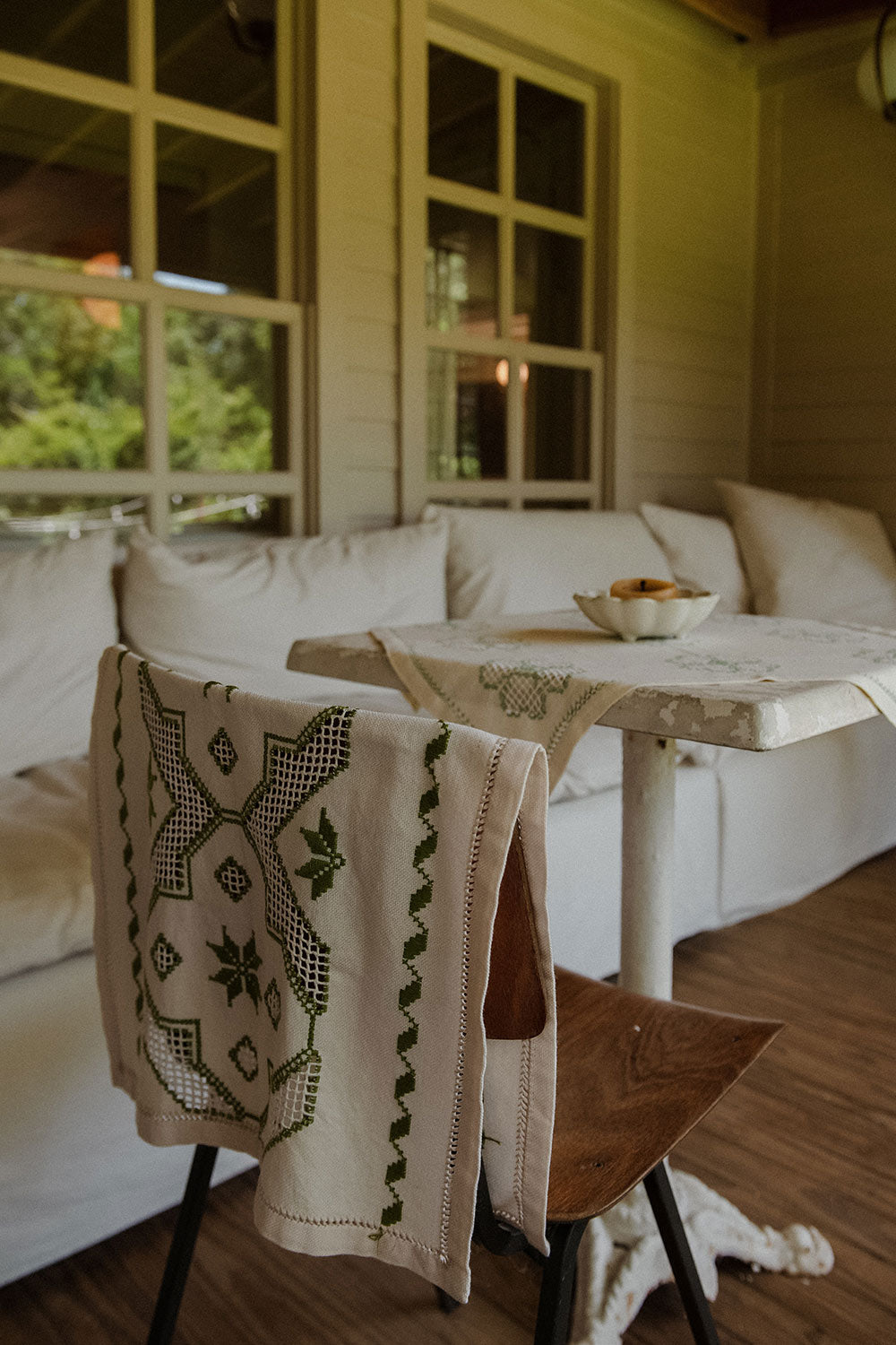 Heirloom Embroidered Table Throw No. 6269