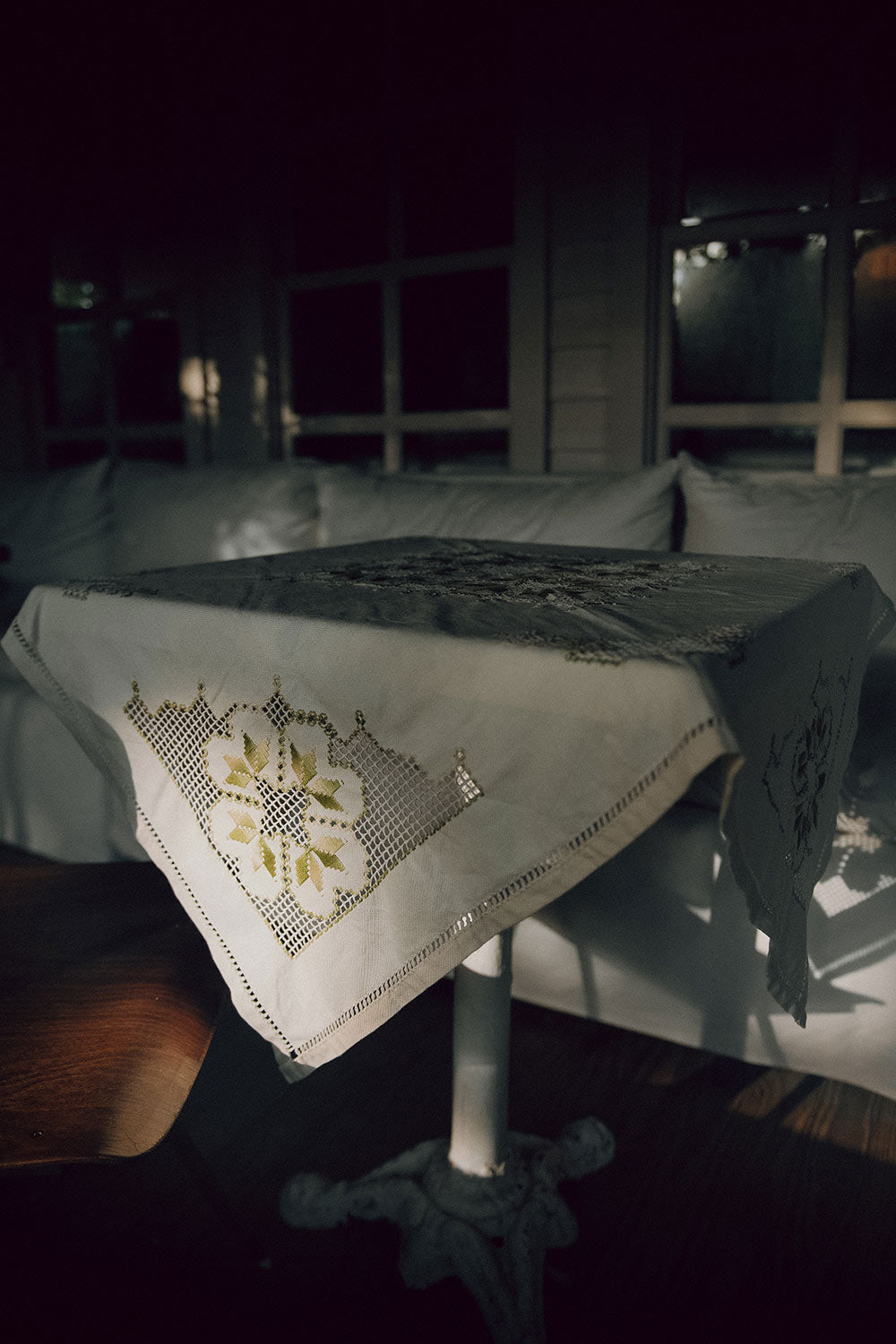 Heirloom Embroidered Table Throw No. 6267