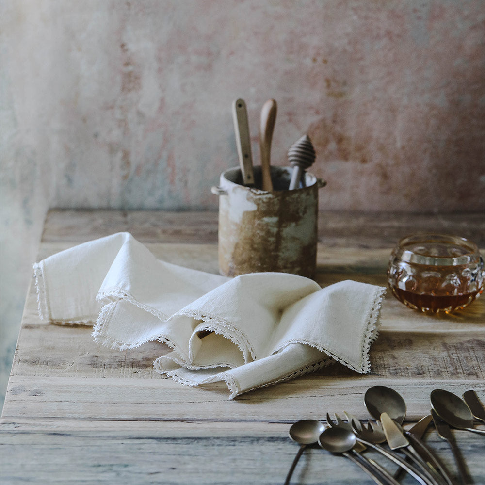 Linen & Lace Napkin Set