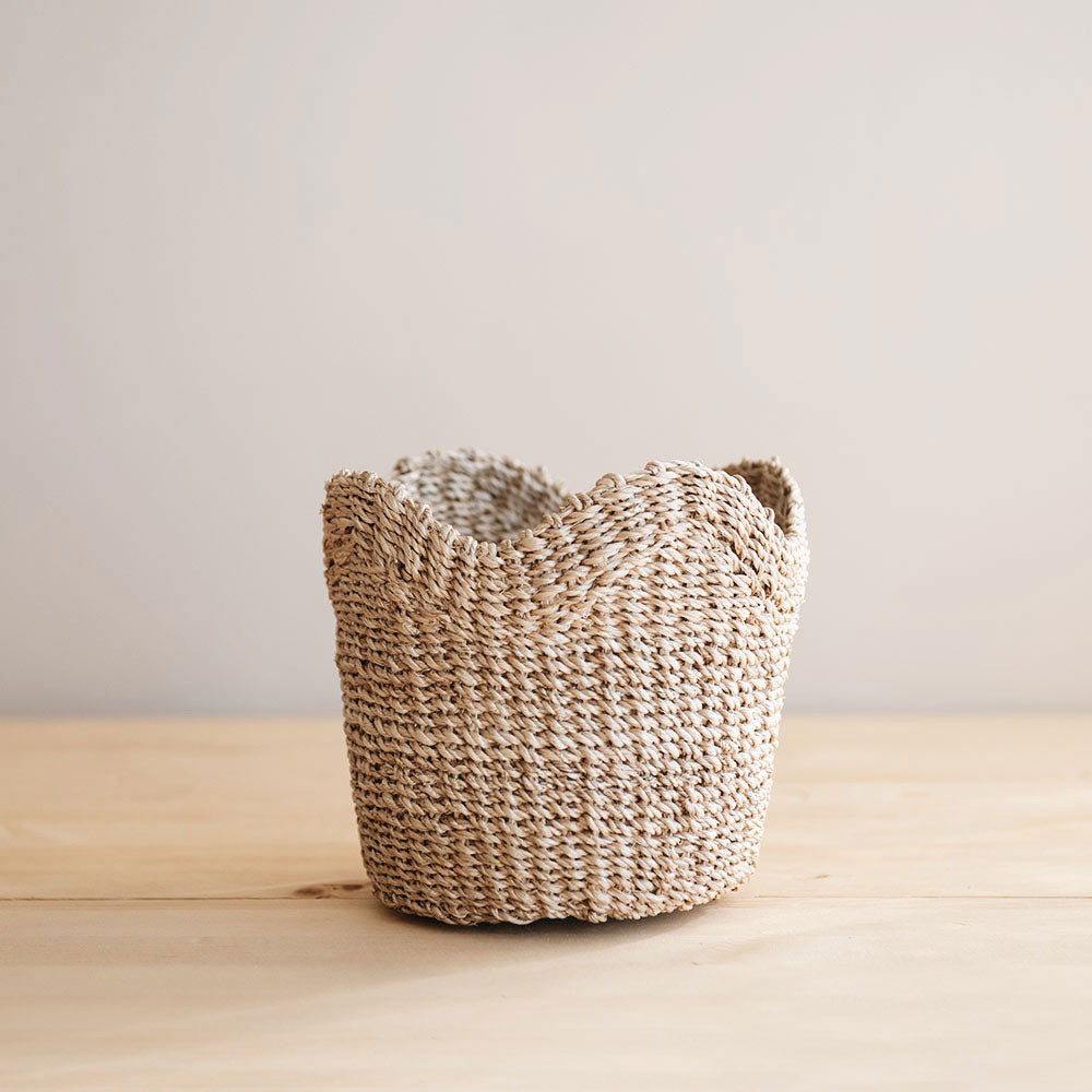 Mini Woven Scallop Basket - Natural