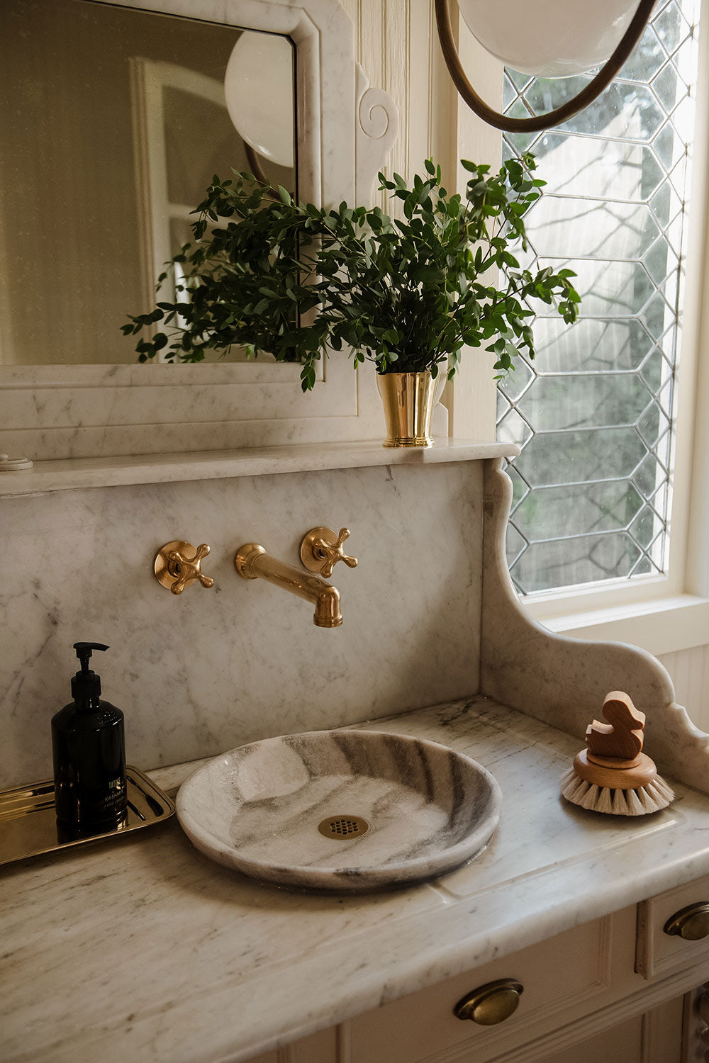 Roan Iris Tray - Unlacquered Brass