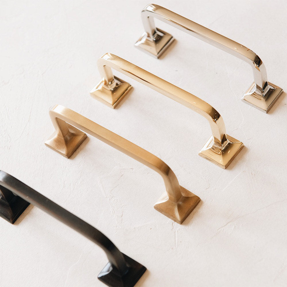 Roan Iris Cabinet & Drawer Pull