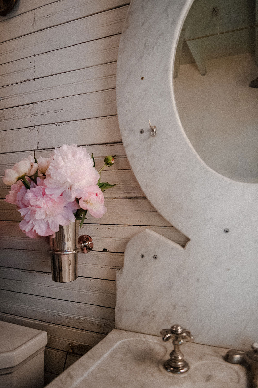 Roan Iris Olive Ring Wall Vase