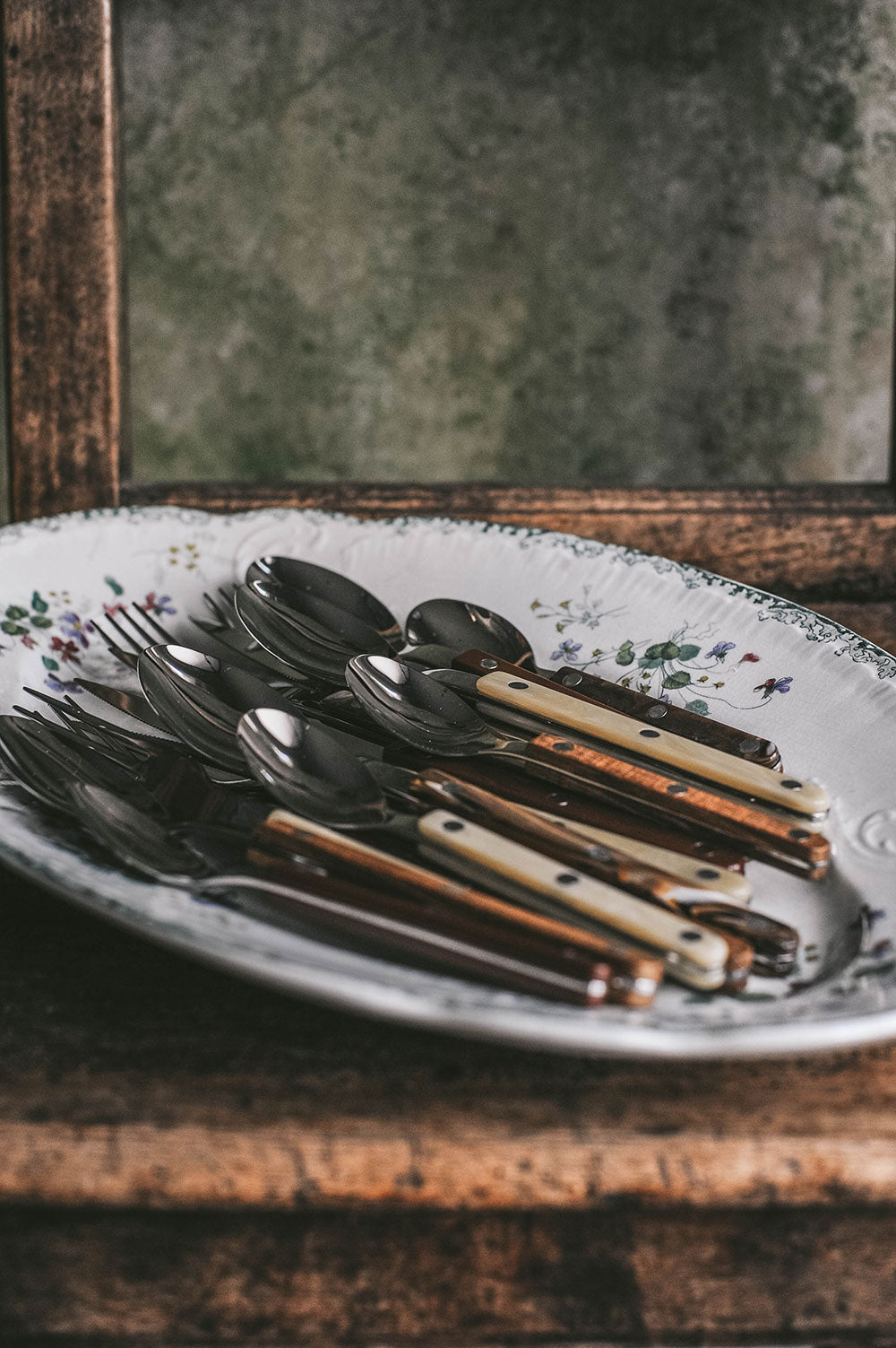 Buffalo Flatware Set
