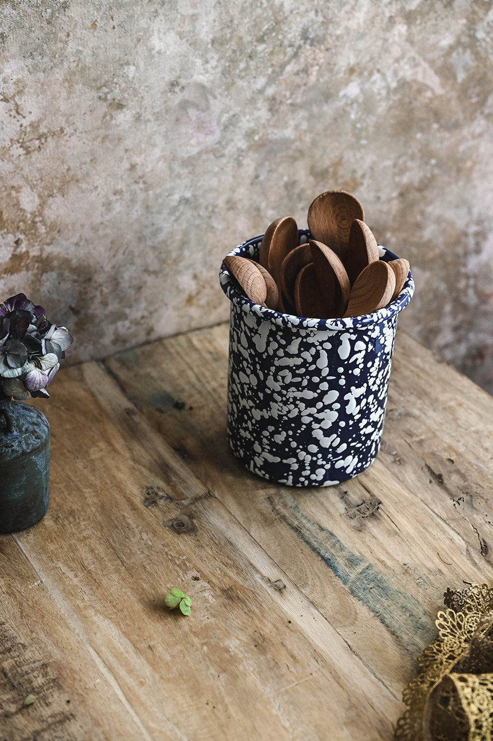 Splatterware Enamel Utensil Crock - Sky
