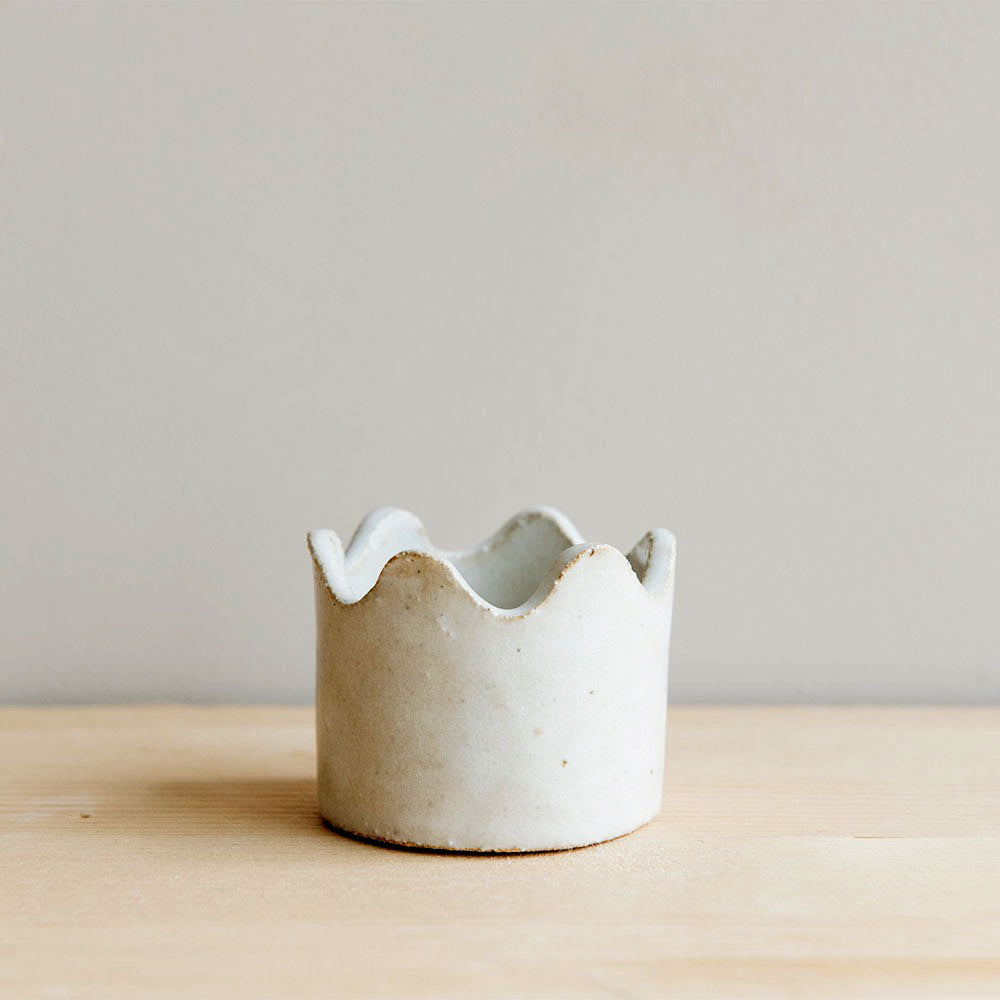 Wave Ceramic Match Holder