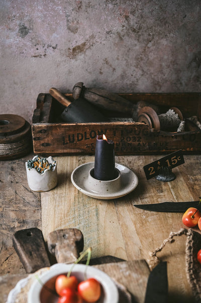 Wave Ceramic Match Holder