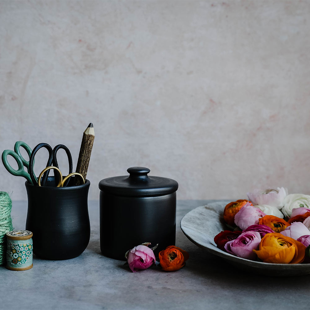 Earthenware Ceramic Cup with Lid