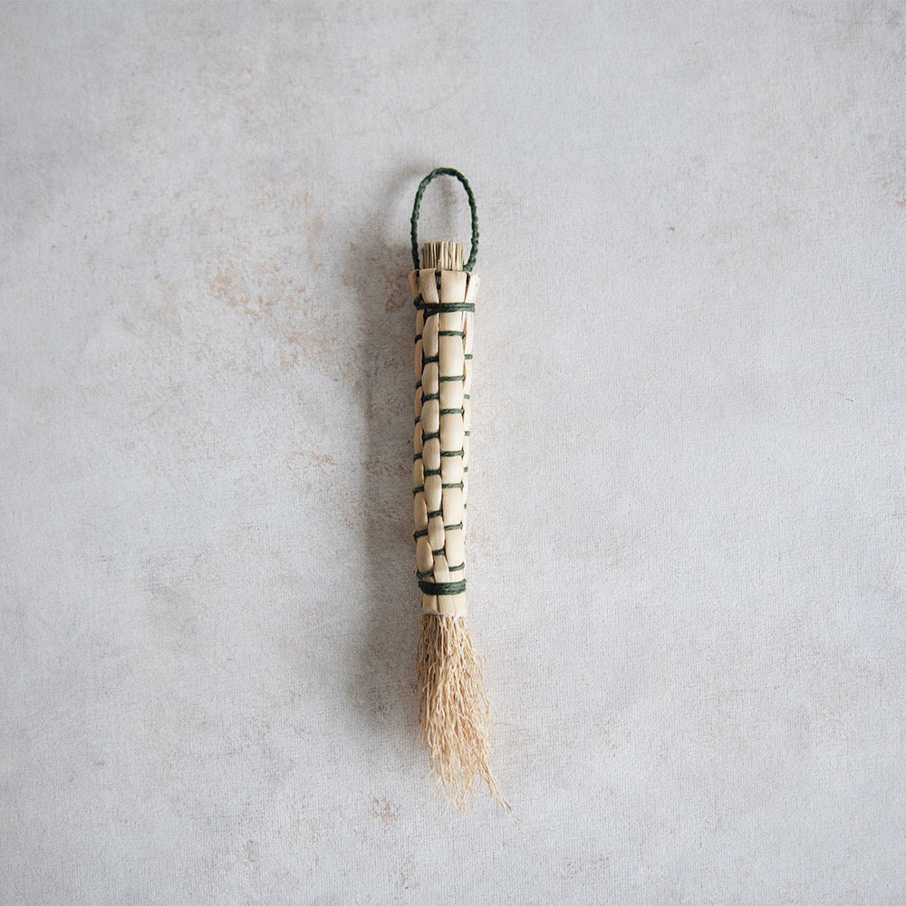 Small Plaited Whisk Brush